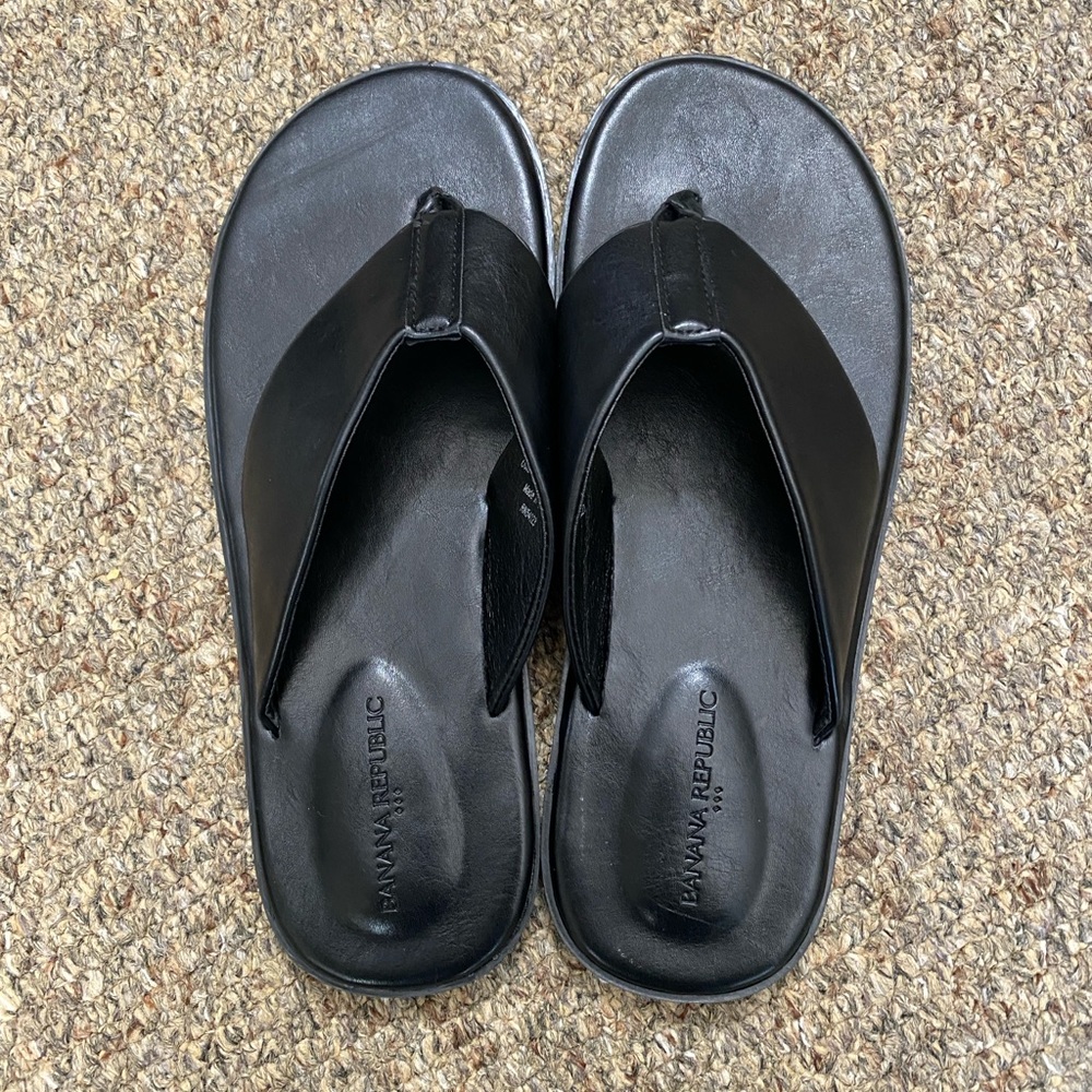 Banana Republic Black Leather Flip-Flop Sandals